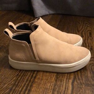 Size 7.5 blush suede dolce vita sneakers